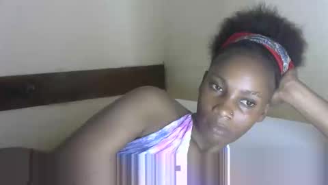 Snapshot of mia_bellah chatting on 06.08.26 aishah petite online show from 06.08.26