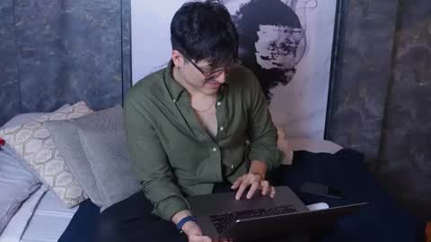 Belmont and Mia online show from 04.13.26