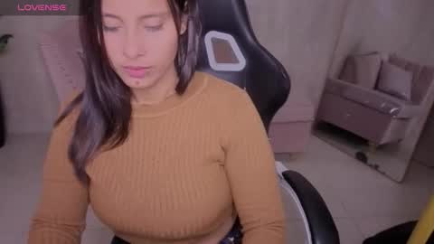 Mia  online show from 05.05.26