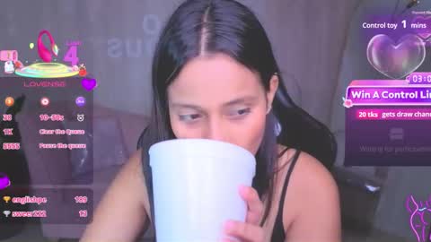 Mia  online show from 05.11.26