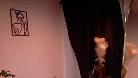 Snapshot of mia_benett_ chatting on 06.18.26 Mia Benett online show from 06.18.26