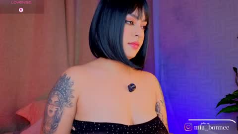 Snapshot of mia_bonneett chatting on 05.24.26 online show from 05.24.26