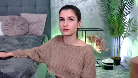 Freya Allen online show from 01.13.25