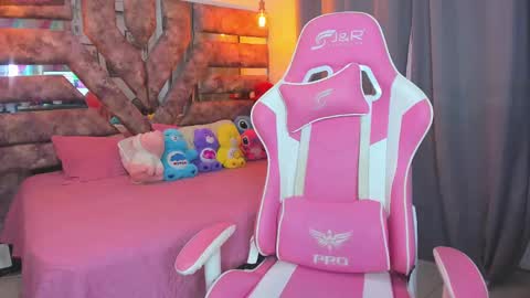 Mia online show from 01.05.25