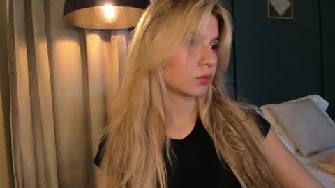 M I A  online show from 06.17.26