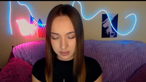 Snapshot of mia_cutie77 chatting on 09.19.25 mia_cutie77 online show from 09.19.25