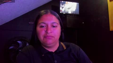 Mia daniela  online show from 10.22.25