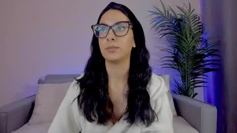 Sarah Luna online show from 04.28.26