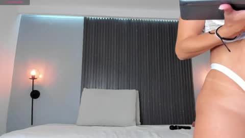 Mia Dollce online show from 04.29.26
