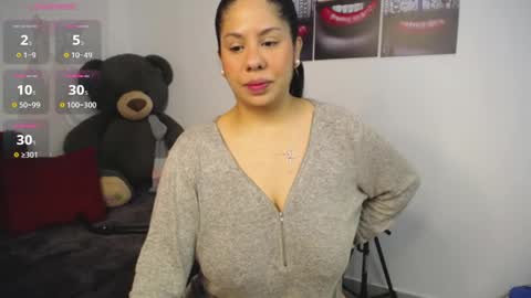 Snapshot of mia_downson chatting on 05.25.26 Mia online show from 05.25.26