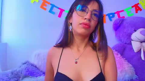 Mia flames online show from 11.25.25