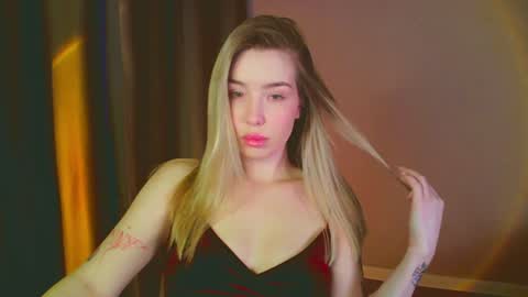 Mia online show from 01.08.25