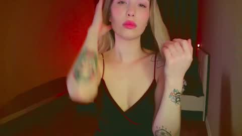 Mia online show from 02.16.25