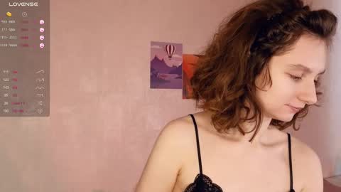 Snapshot of mia_frizz chatting on 02.09.25 Mia online show from 02.09.25