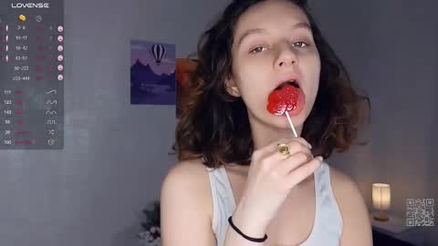 Snapshot of mia_frizz chatting on 03.02.25 Mia online show from 03.02.25