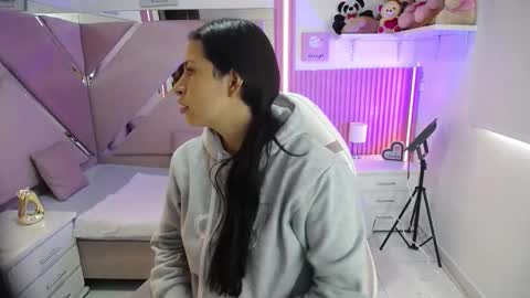 mia_garcia28 online show from 03.17.26