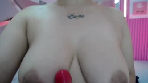 Snapshot of mia_garcia28 chatting on 06.10.26 mia_garcia28 online show from 06.10.26