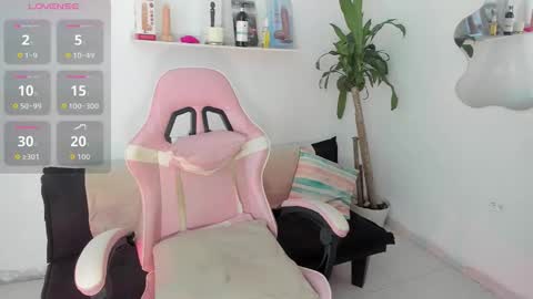 Snapshot of mia_girl00 chatting on 01.11.26 Mia online show from 01.11.26