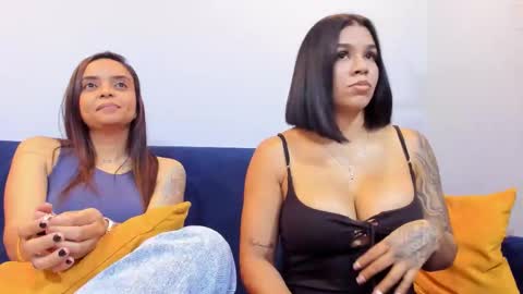 Snapshot of mia_grant_and_emmy_grant chatting on 01.31.26 mia and emmy online show from 01.31.26