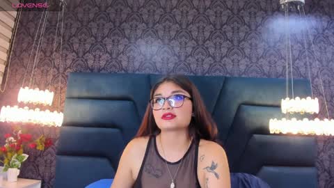 Snapshot of mia_greyyy chatting on 04.05.26 Mia Grey online show from 04.05.26