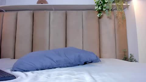  I am Mia  online show from 02.26.25