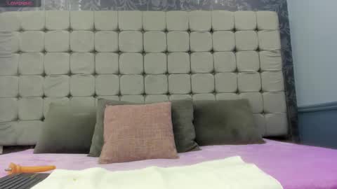 Mia online show from 11.10.25