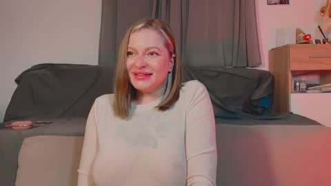 Snapshot of mia_kamp chatting on 10.24.25 Mia online show from 10.24.25