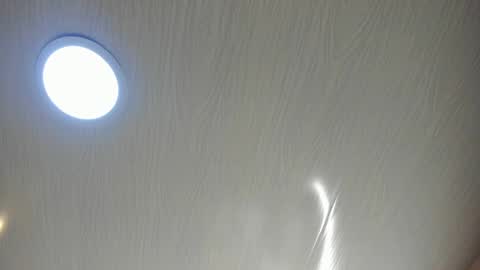 Mia online show from 10.04.25