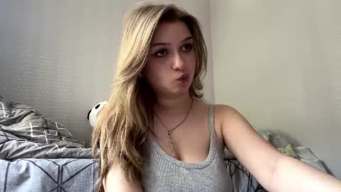 Snapshot of mia_livy chatting on 06.13.26 Miaaa online show from 06.13.26