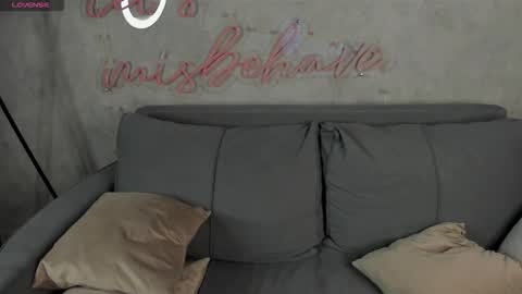Snapshot of mia_liwis chatting on 10.15.25 Minnie online show from 10.15.25