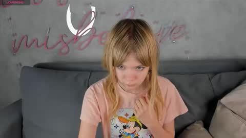 Snapshot of mia_liwis chatting on 10.15.25 Minnie online show from 10.15.25
