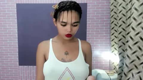 M I A online show from 10.08.25