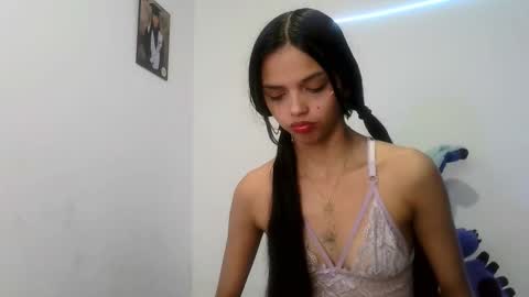 mia lucy 21 online show from 10.18.25