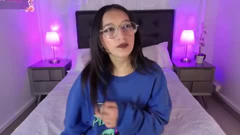 Snapshot of mia_luna0 chatting on 07.18.26 Mia online show from 07.18.26