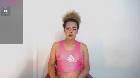 Snapshot of mia_luxce29 chatting on 01.07.26 ---Mia--- online show from 01.07.26