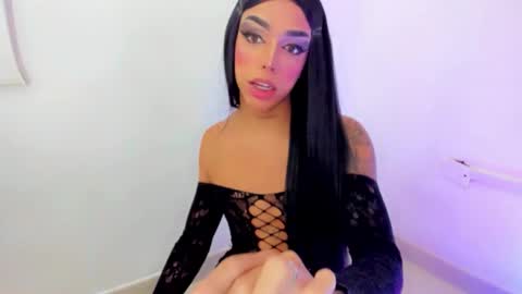 Snapshot of mia_malkova0 chatting on 11.01.25 Mia3 online show from 11.01.25