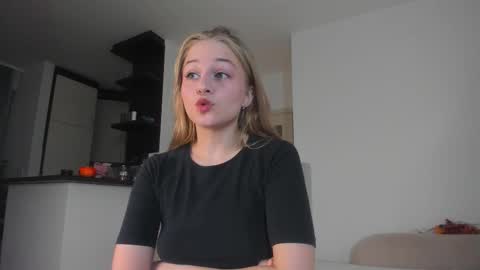 Mia here Appreciate your support online show from 10.26.25