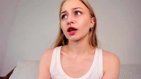 Snapshot of mia_meows chatting on 02.11.26 Mia here Appreciate your support online show from 02.11.26