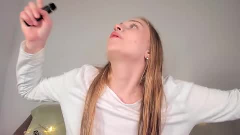 Snapshot of mia_meows chatting on 03.06.26 Mia here Appreciate your support online show from 03.06.26