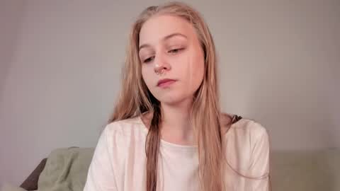 Snapshot of mia_meows chatting on 03.13.26 Mia here Appreciate your support online show from 03.13.26