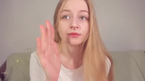 Snapshot of mia_meows chatting on 04.09.26 Mia here Appreciate your support online show from 04.09.26