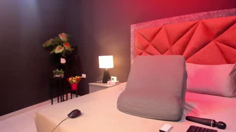 Snapshot of mia_milff chatting on 01.14.26 MIA online show from 01.14.26