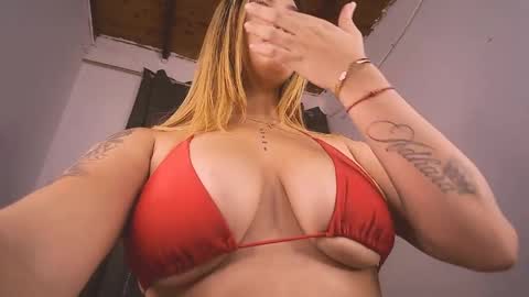 mia independent model online show from 05.05.26