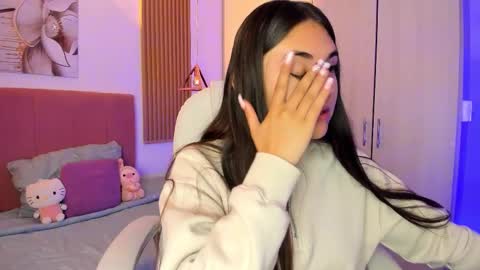 Mia Nevaeh - follow me online show from 10.24.25