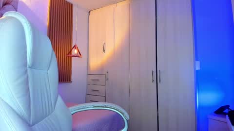 Mia Nevaeh - follow me online show from 11.22.25