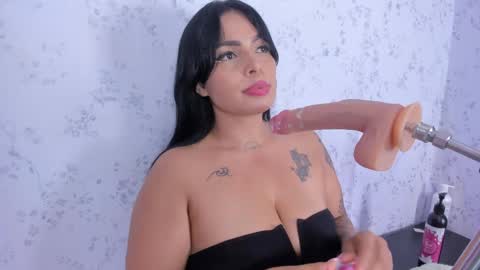 mia novoa online show from 04.28.26