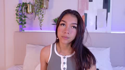 Snapshot of mia_oconner chatting on 01.16.25 mia_oconner online show from 01.16.25