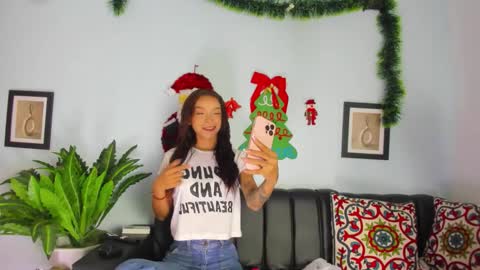 mia_petite72 online show from 12.16.25