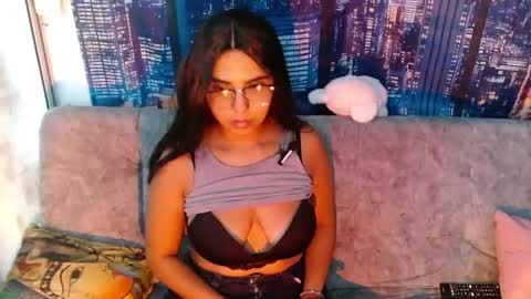 Mia  online show from 04.29.26