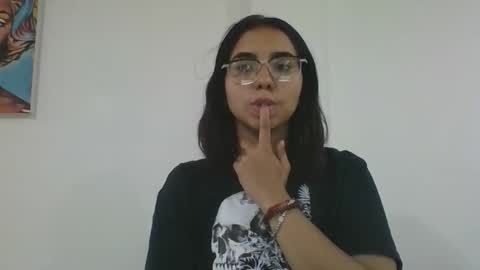 Mia  online show from 05.14.26